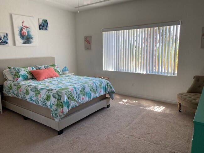 Building Photo - 3 BR + Bonus, Fully furnished, Includes Ut...