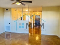 Building Photo - 66 W Elmwood Dr