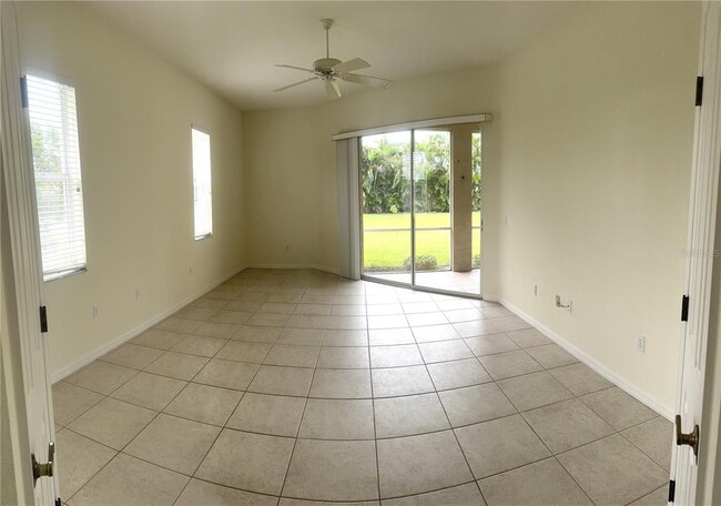 Building Photo - 664 Silk Oak Dr