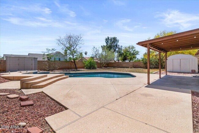 Building Photo - 1041 E Kristal Way