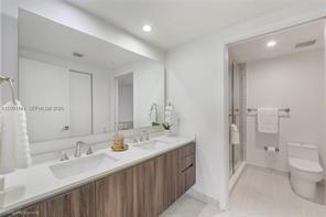 Building Photo - Northeast 18th Street, Miami, FL 33132 - 1 BR 1.5 BA condo