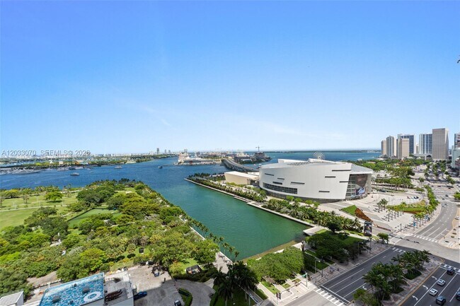 Building Photo - 900 Biscayne Blvd