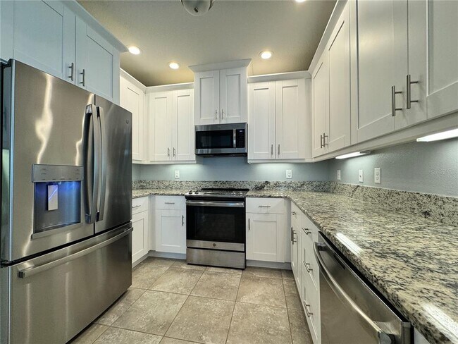 Building Photo - 3404 79th St W