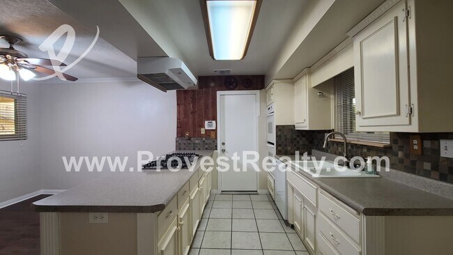 Building Photo - 3 Bed, 2 Bath Hesperia Home!!!