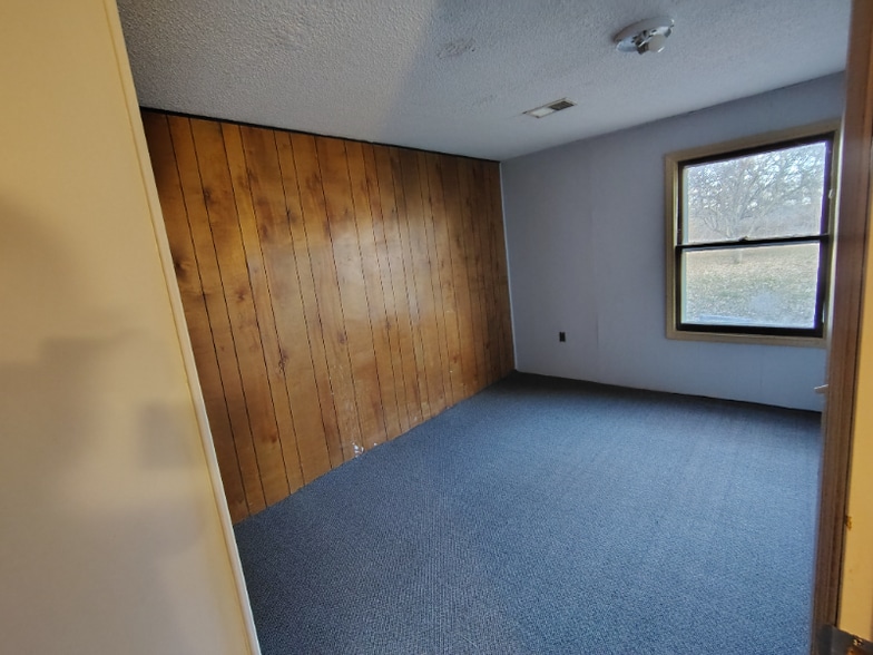 Building Photo - 2634 Randall Ave NW