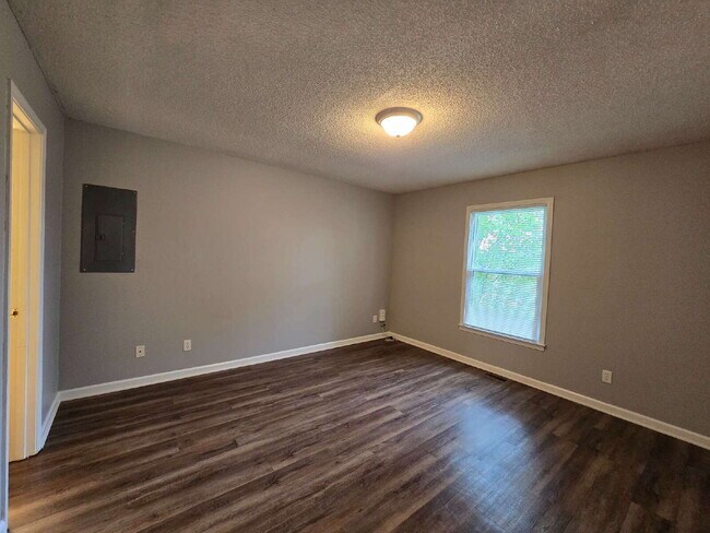 Building Photo - 1301 Sharptail Trail