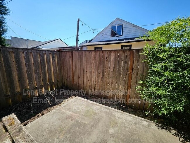 Building Photo - 4411 NE Killingsworth St