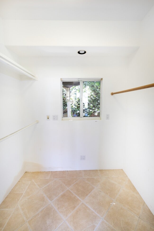 Building Photo - 2924 Arriba Way