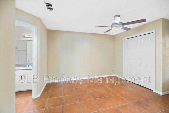 Building Photo - 6160 Sequoia Dr