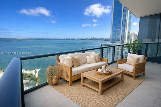 Building Photo - 460 NE 28th St