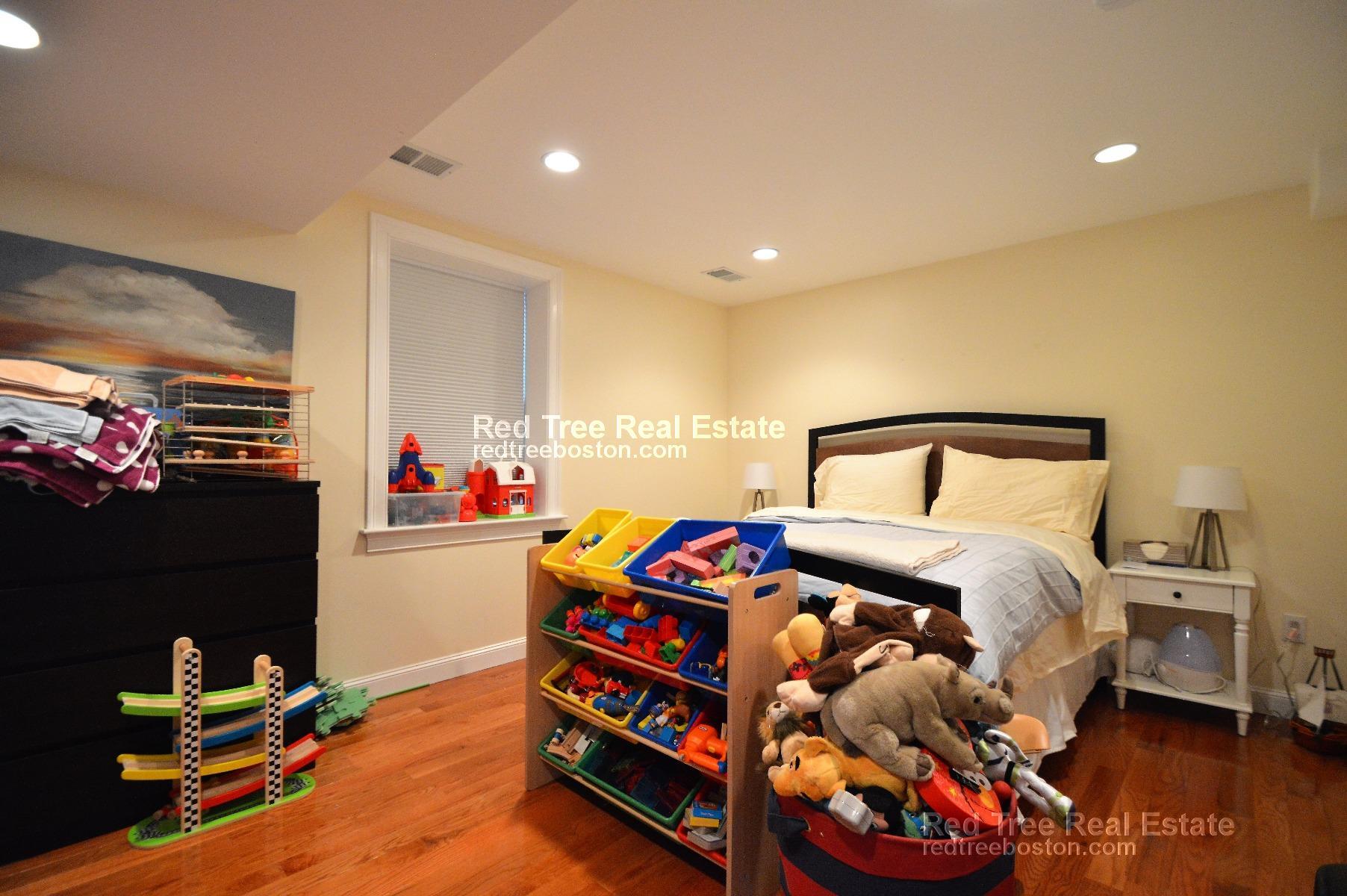 Building Photo - 222 Winchester St