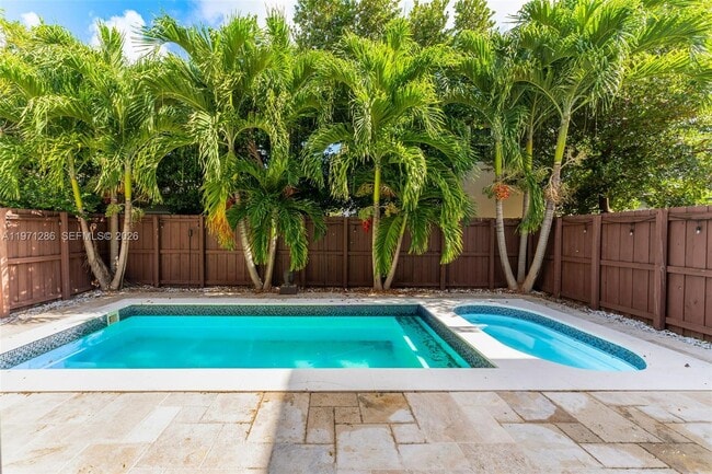 Building Photo - 239 SE 31st Terrace