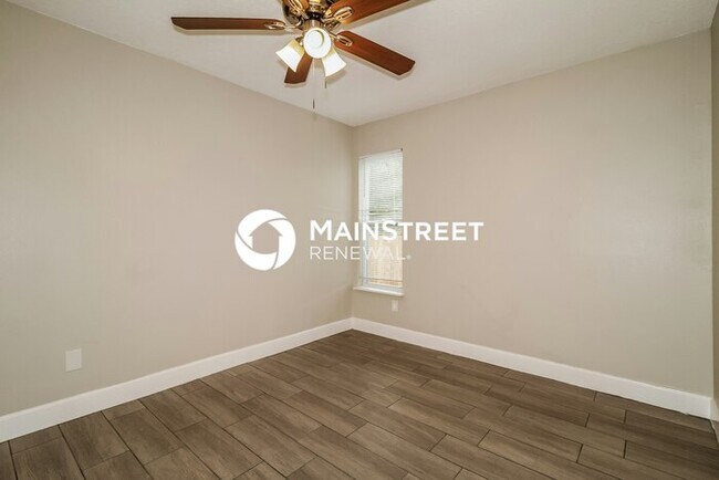 Building Photo - 3 Bedroom Pet-Friendly Home in LONGWOOD, F...