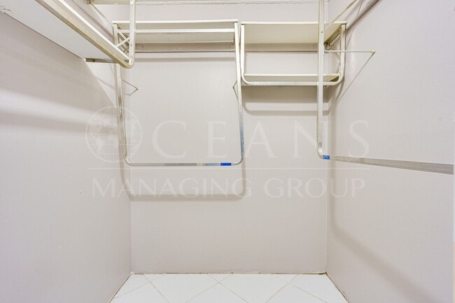 Building Photo - 1st Floor Oceanfront Condo