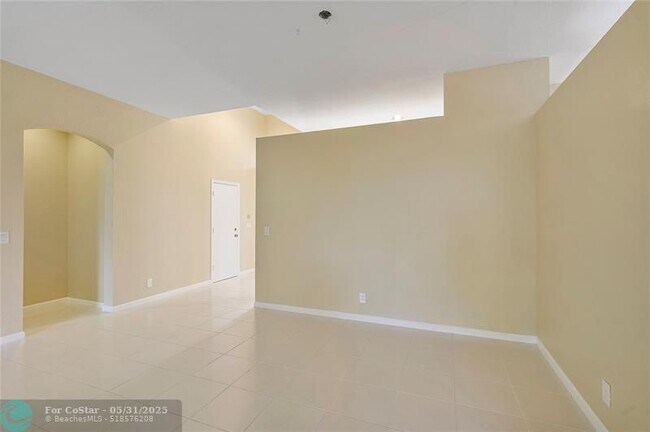 Building Photo - 11517 NW 49th Ct
