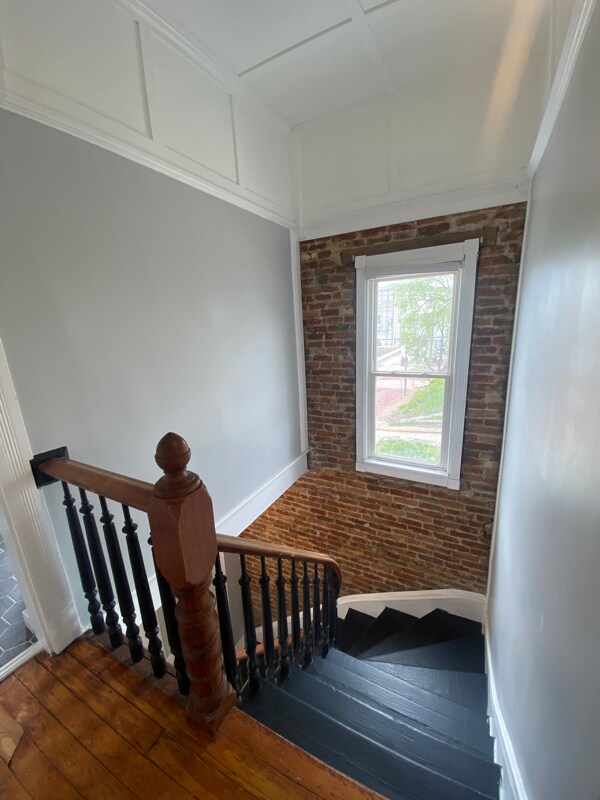 Building Photo - 506 William St