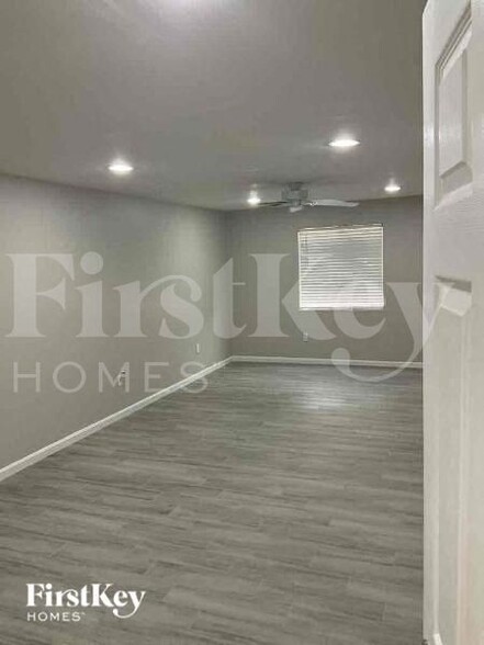 Building Photo - 13809 N 41st Pl