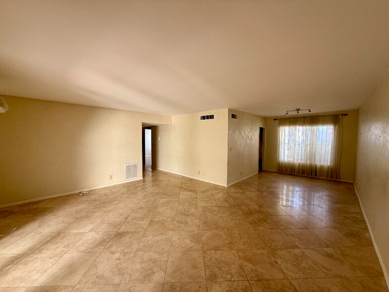 Building Photo - 4820 E Fort Lowell Rd