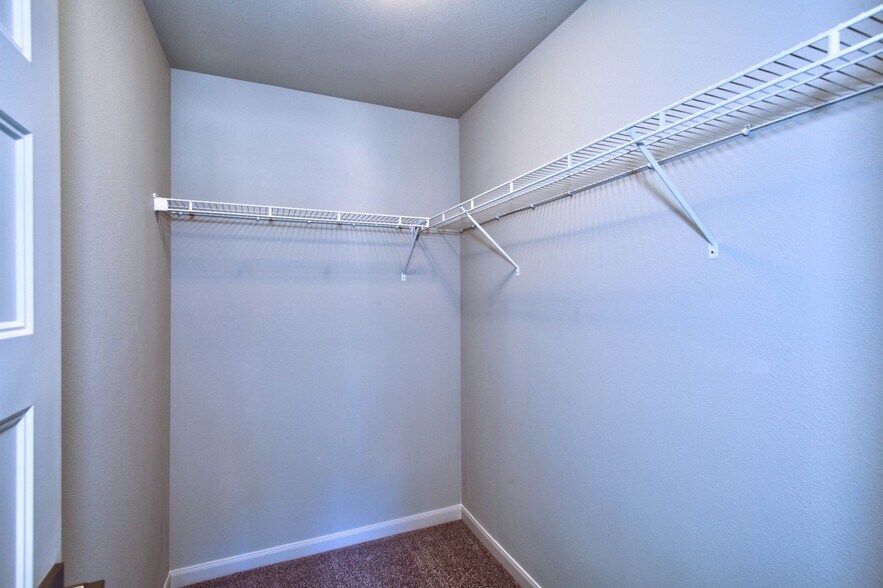 1st Master Suite Closet - 9424 N Macrum Ave