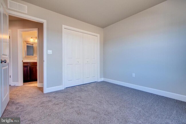 Building Photo - 6110 Sawgrass Ct