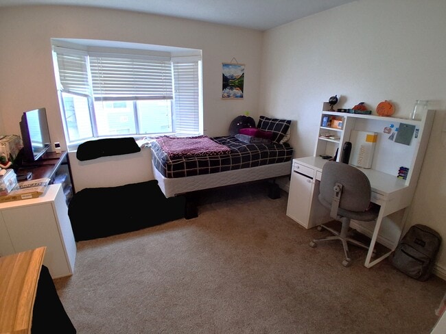 Building Photo - 1541 N 550 W