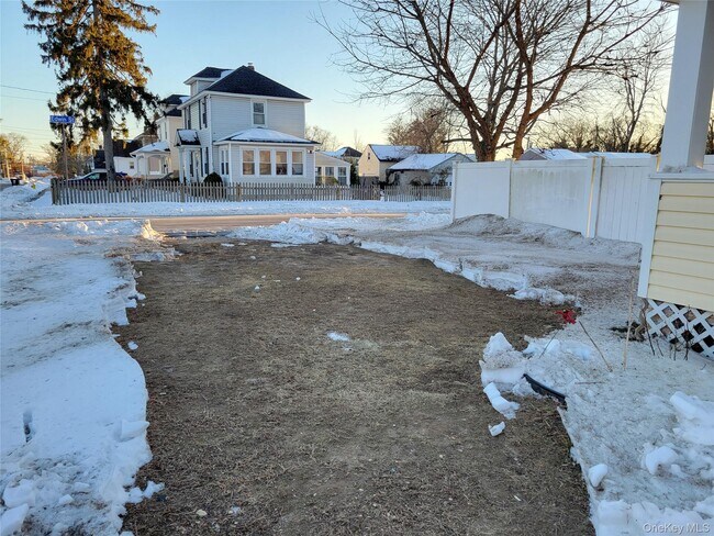 Building Photo - 40 Belford Ave