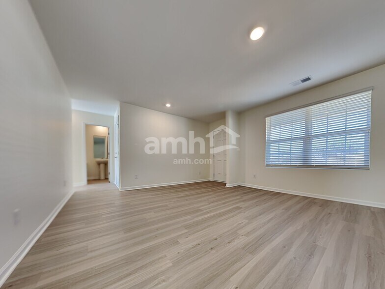 Building Photo - 1316 John Swann St