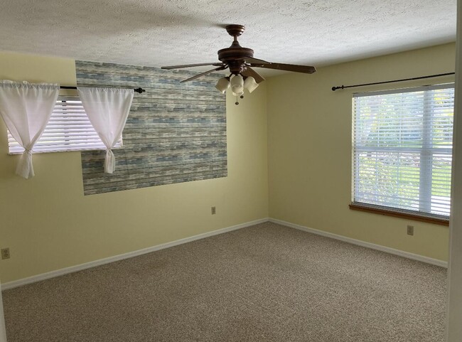 Building Photo - 2309 SE Luau Ave