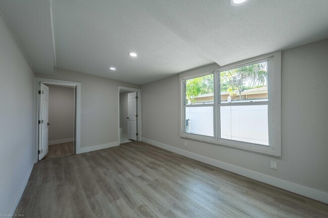 Building Photo - 1405 NW 7th Terrace