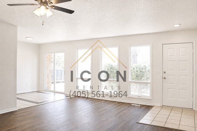 Building Photo - 515 N Robin Way