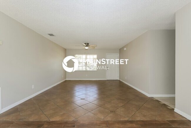 Building Photo - 3 Bedroom Pet-Friendly Home in Port St Luc...