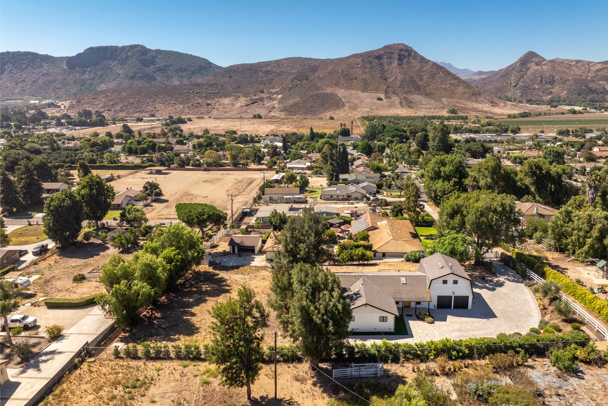 Building Photo - 2474 Barbara Dr