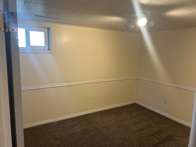 Building Photo - 1025 Tyler Ave