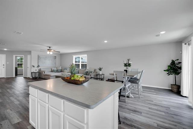 Building Photo - 613 Mayfield Dr