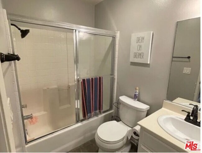 Building Photo - 18640 Collins St