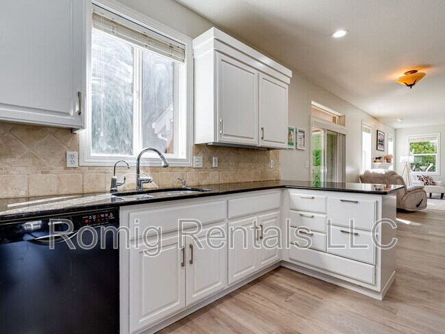 Building Photo - 17811 NE 38th Way