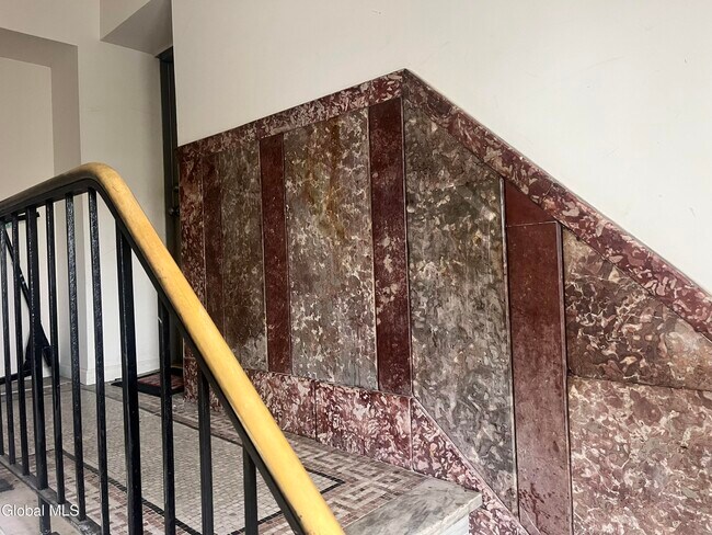 Building Photo - 164 Madison Ave