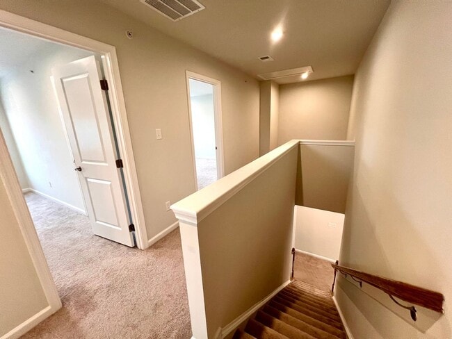 Building Photo - 3 Bed 3 Bath- Mars PA