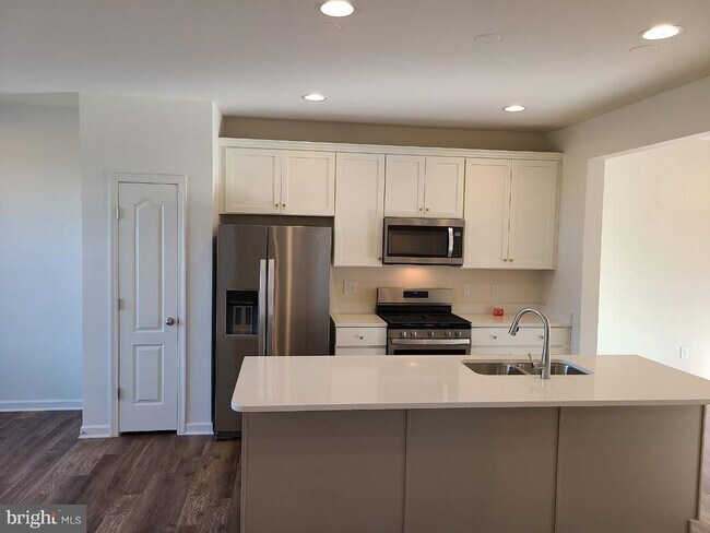 Building Photo - 108 Alderman Wy