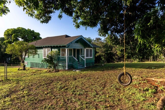 Building Photo - Newly Renovated Waialua Home on 1 Acre w/ Mountain Views – Pets Welcome