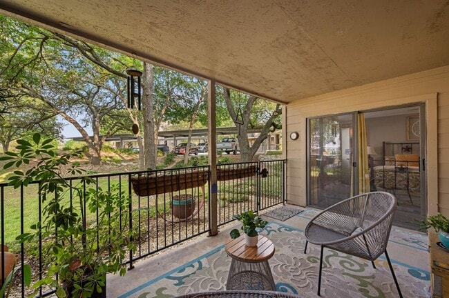 Building Photo - 1135 Barton Hills Dr