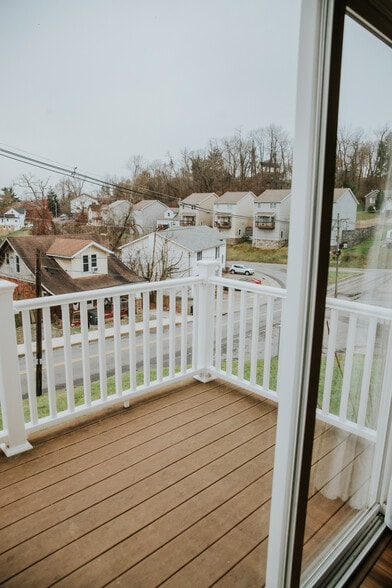 Building Photo - 620 Junction St