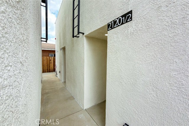 Building Photo - 2120 E 92nd St
