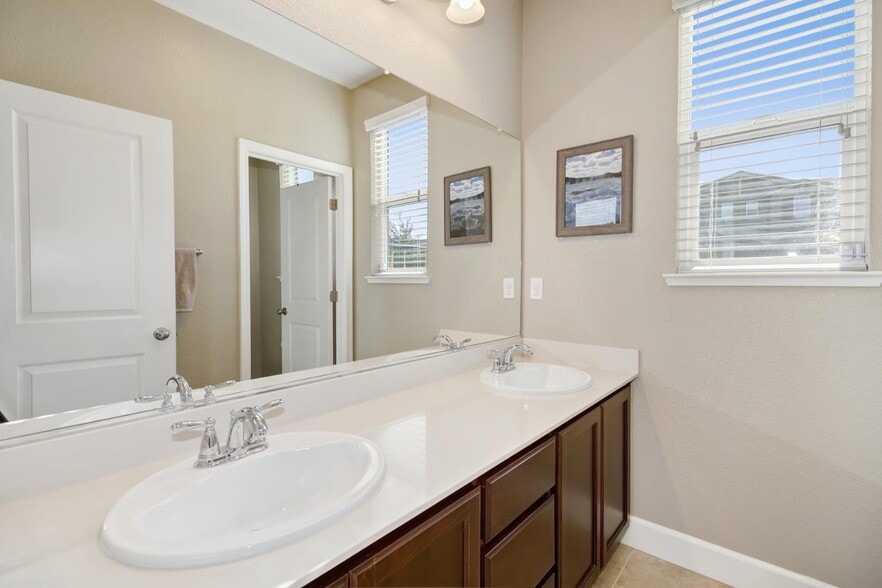 Building Photo - 6200 Crosshaven Ct