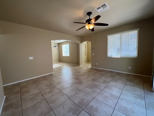 Building Photo - 3871 E Edna Dr