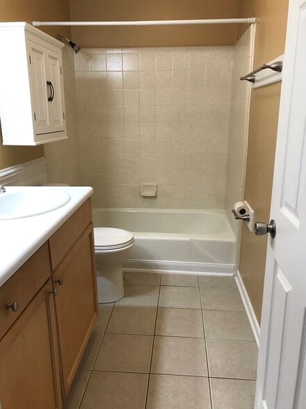 Bathroom - 1150 Collier Rd NW