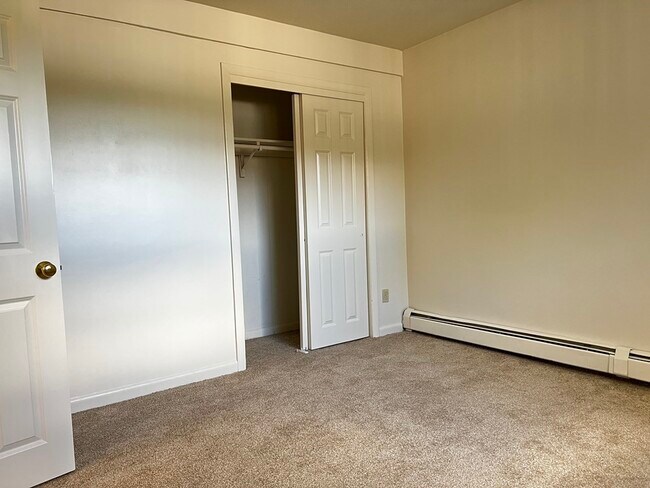 Building Photo - 49 Sumner St