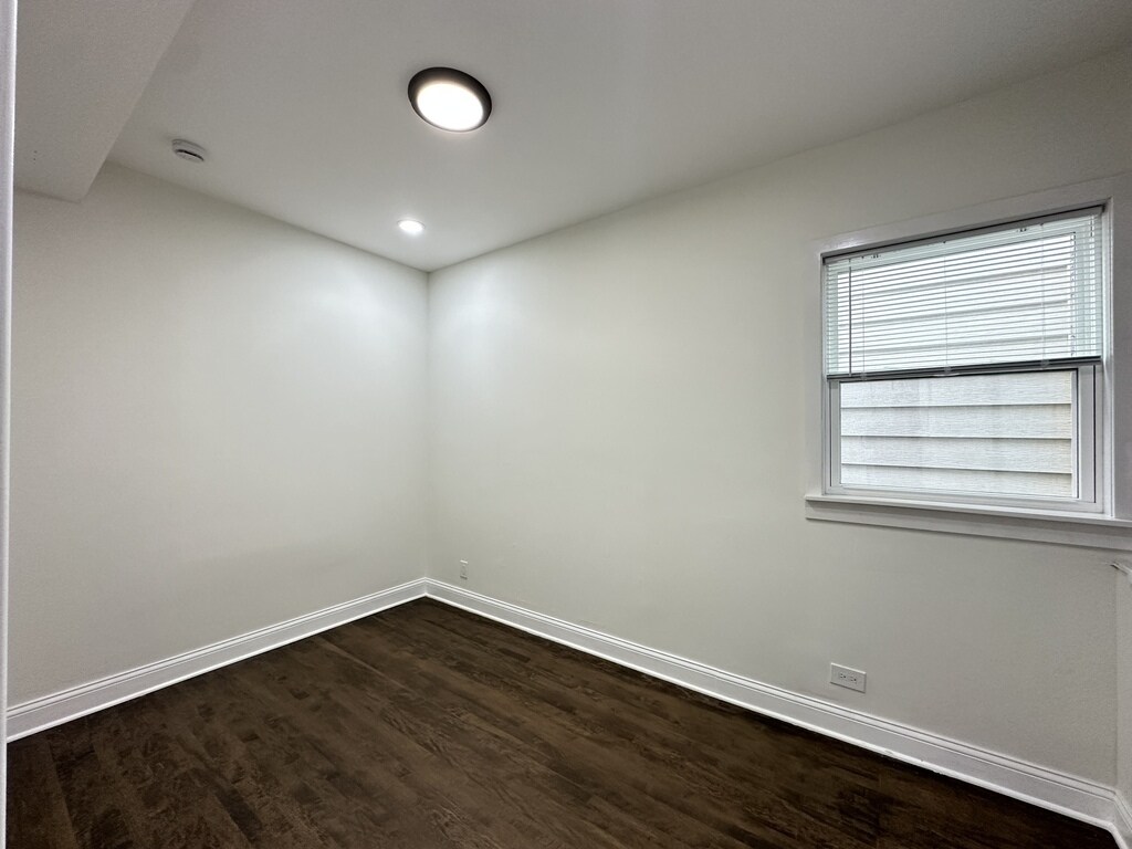 Building Photo - 2317 N Keeler Ave