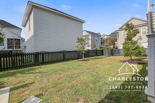 Building Photo - 1636 Juliana St