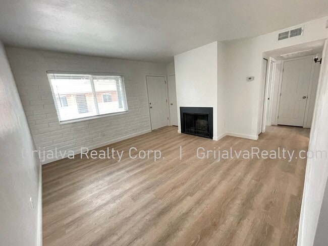 Building Photo - 2515 N Geronimo Ave